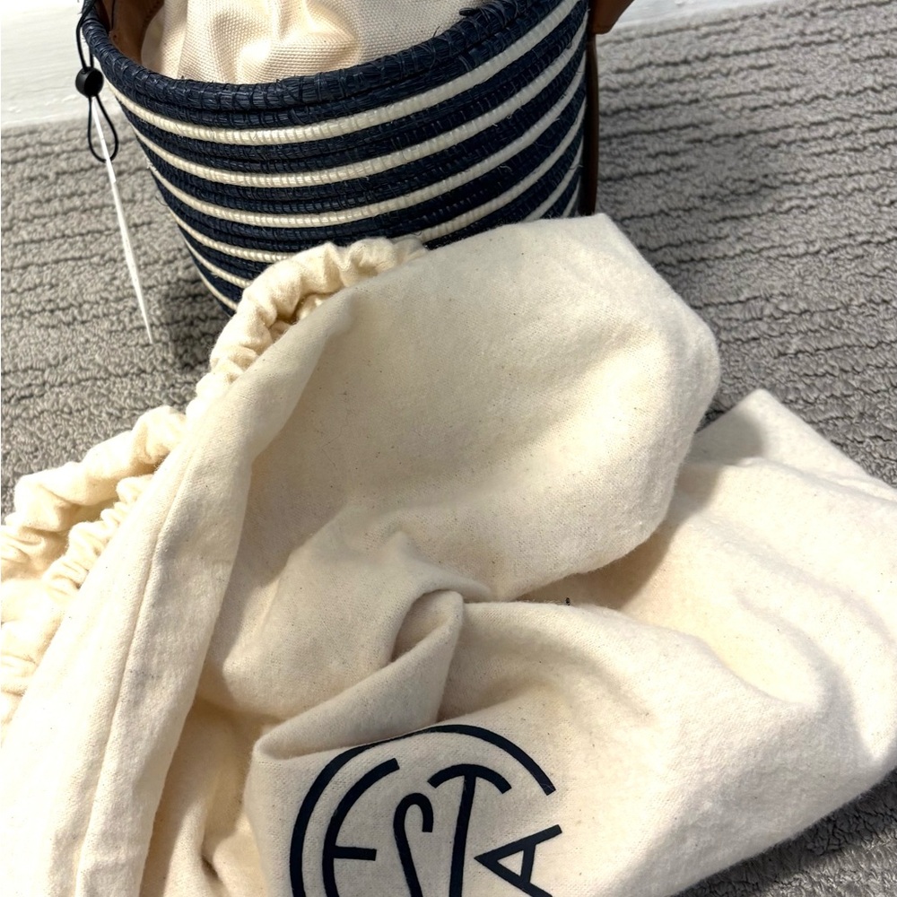 CESTA COLLECTIVE Navy and Brown Bucket Bag: NEVER WORN-BRAND NEW! - Picture 12 of 12